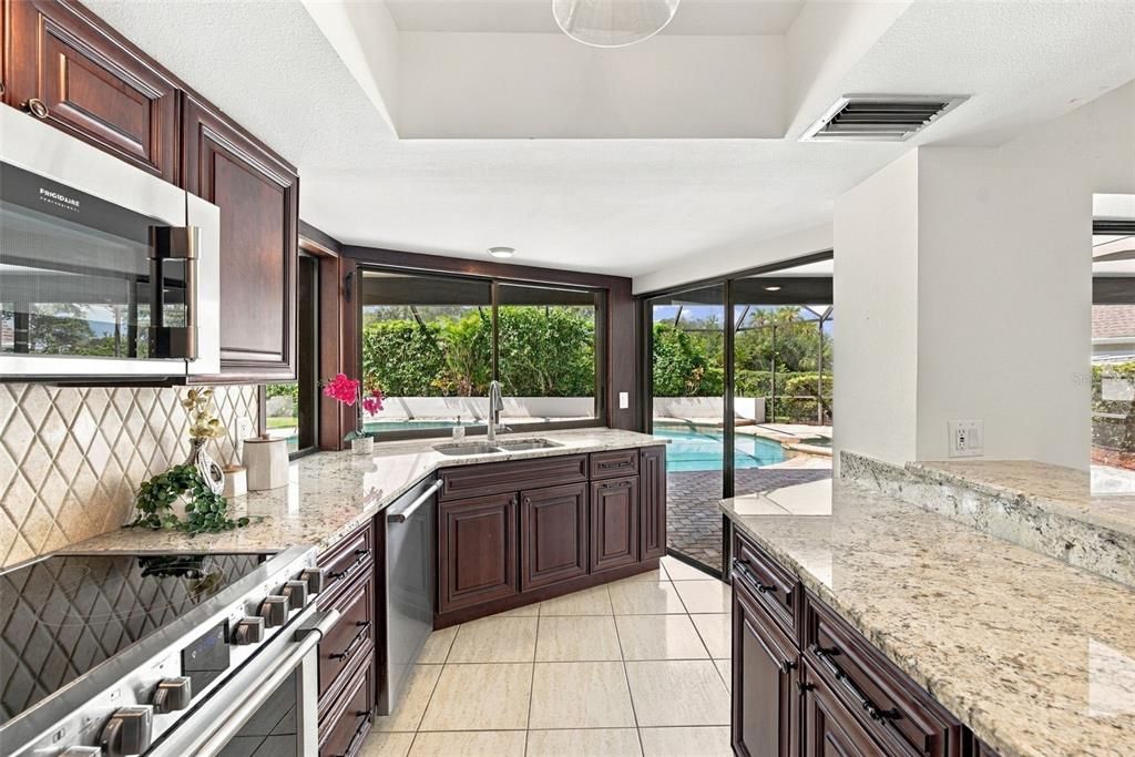 For Sale: $848,000 (4 beds, 2 baths, 2903 Square Feet)