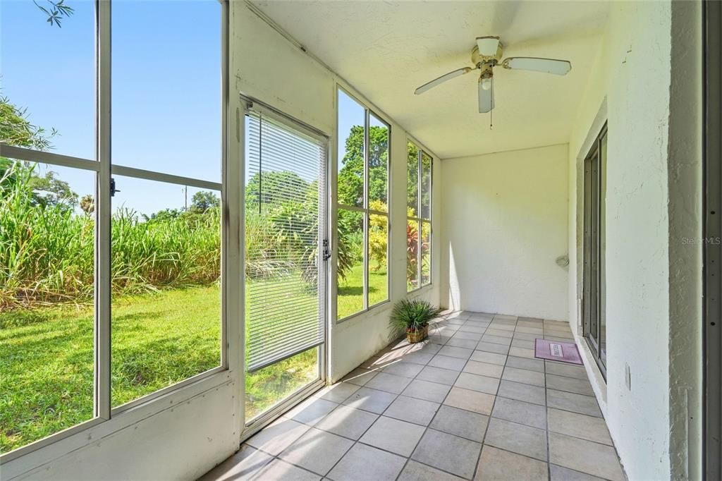 待售: $99,000 (1 贝兹, 1 浴室, 725 平方英尺)