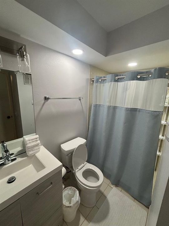 В аренду: $4,500 (2 спален, 2 ванн, 1070 Квадратных фут)