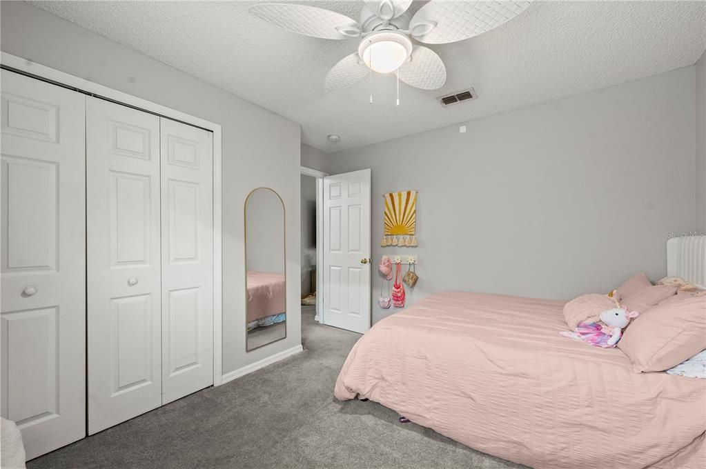 For Sale: $299,900 (3 beds, 2 baths, 1292 Square Feet)