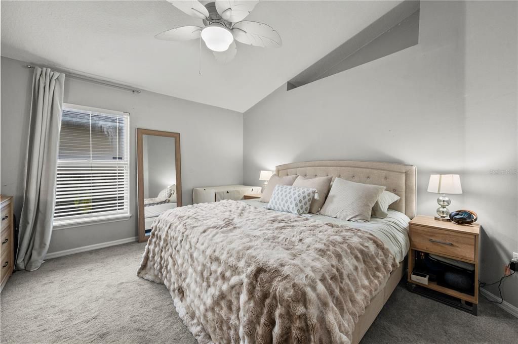 For Sale: $299,900 (3 beds, 2 baths, 1292 Square Feet)