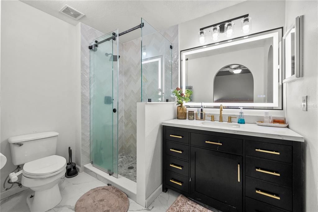 For Sale: $299,900 (3 beds, 2 baths, 1292 Square Feet)
