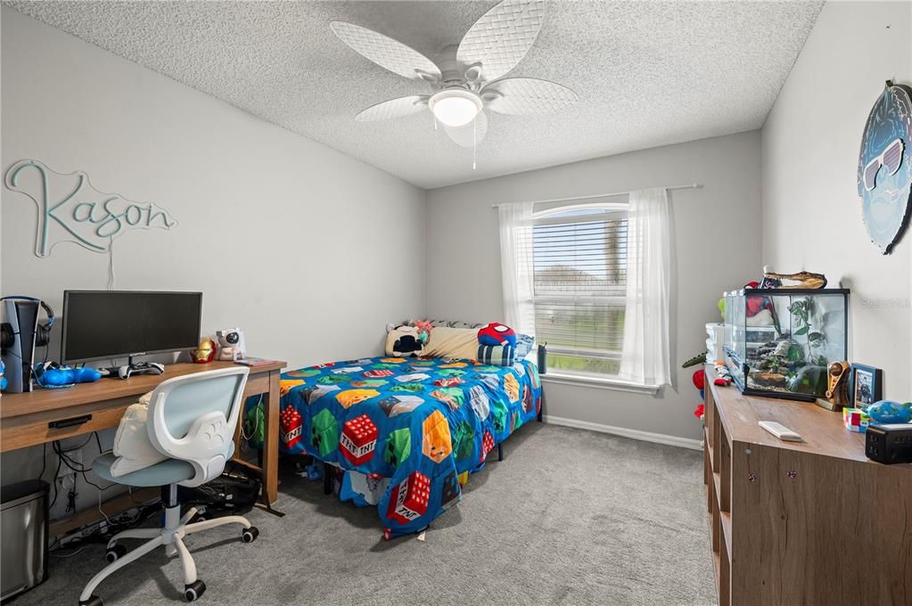 For Sale: $299,900 (3 beds, 2 baths, 1292 Square Feet)