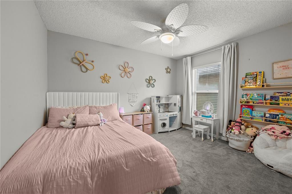 For Sale: $299,900 (3 beds, 2 baths, 1292 Square Feet)