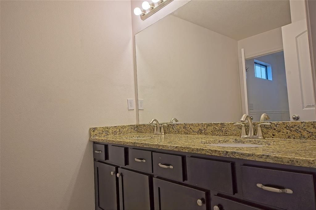 En Venta: $449,900 (5 camas, 3 baños, 2852 Pies cuadrados)