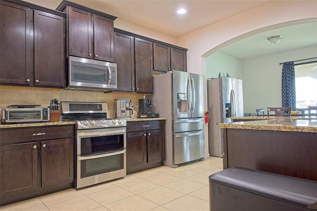 En Venta: $449,900 (5 camas, 3 baños, 2852 Pies cuadrados)