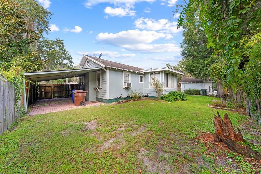 For Sale: $250,000 (2 beds, 1 baths, 1048 Square Feet)