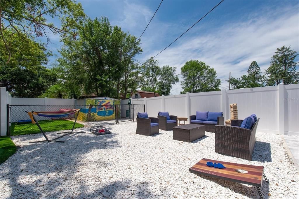 For Sale: $500,000 (4 beds, 2 baths, 1579 Square Feet)