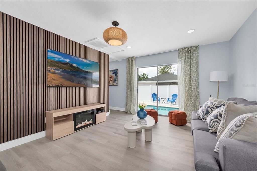 For Sale: $500,000 (4 beds, 2 baths, 1579 Square Feet)