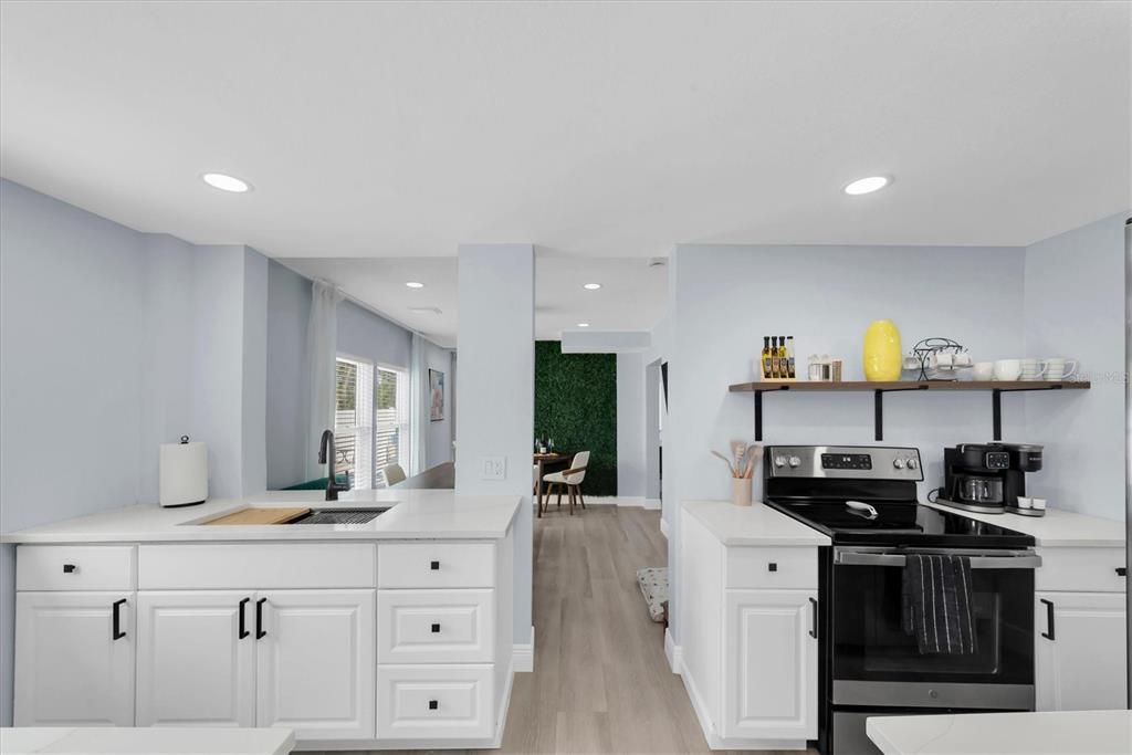 For Sale: $500,000 (4 beds, 2 baths, 1579 Square Feet)