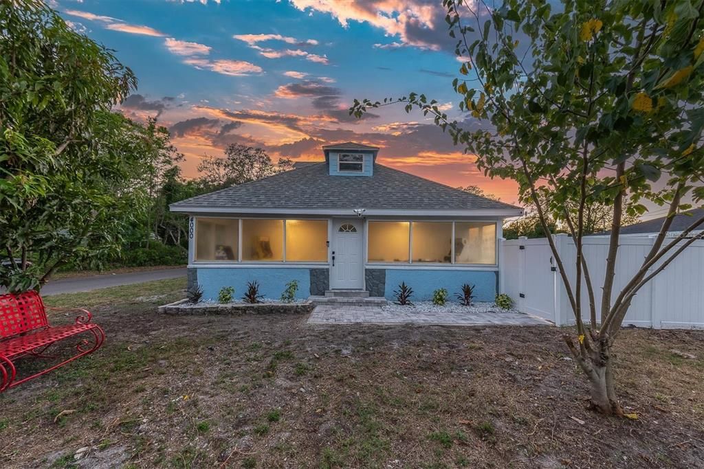 For Sale: $500,000 (4 beds, 2 baths, 1579 Square Feet)