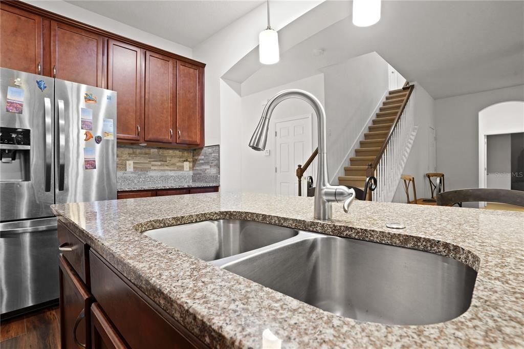 En Venta: $595,000 (6 camas, 4 baños, 3189 Pies cuadrados)