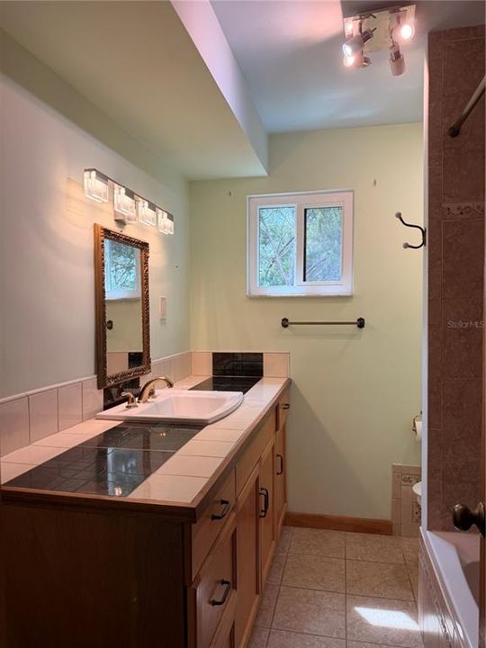 En Venta: $375,000 (2 camas, 1 baños, 1200 Pies cuadrados)