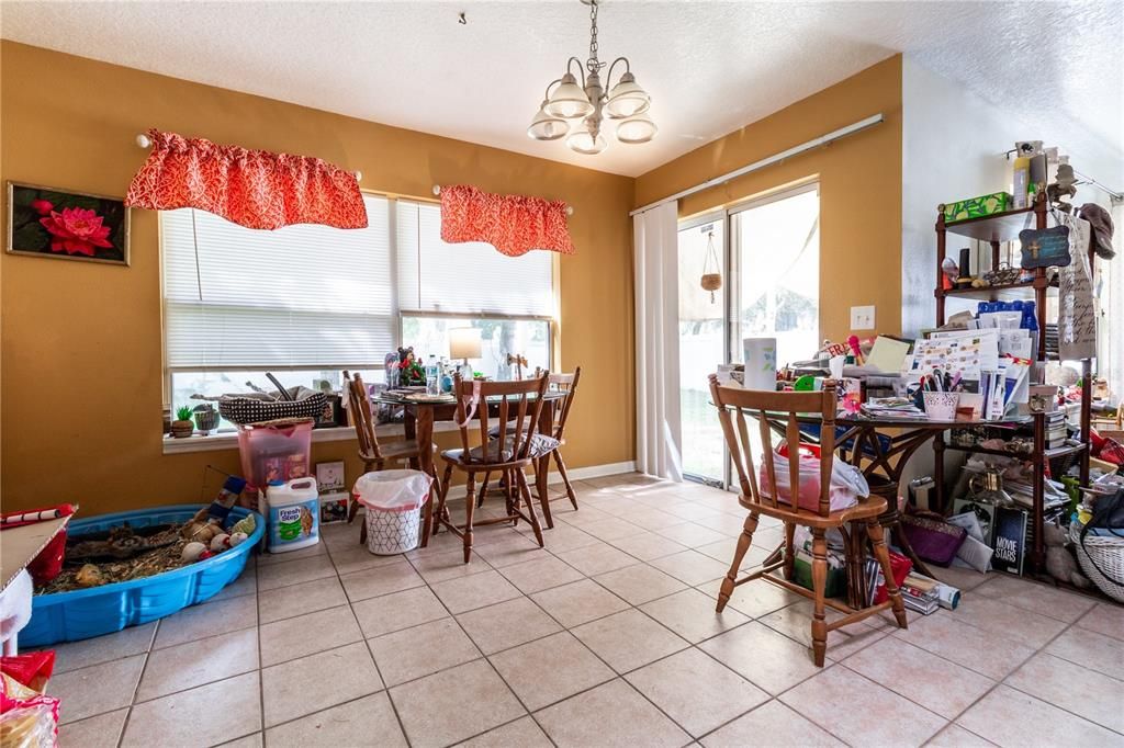 For Sale: $375,000 (3 beds, 2 baths, 1958 Square Feet)