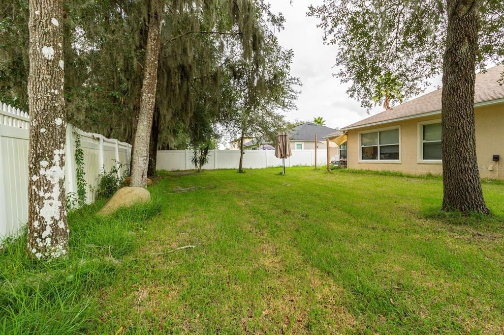 For Sale: $375,000 (3 beds, 2 baths, 1958 Square Feet)