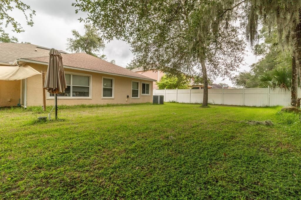For Sale: $375,000 (3 beds, 2 baths, 1958 Square Feet)