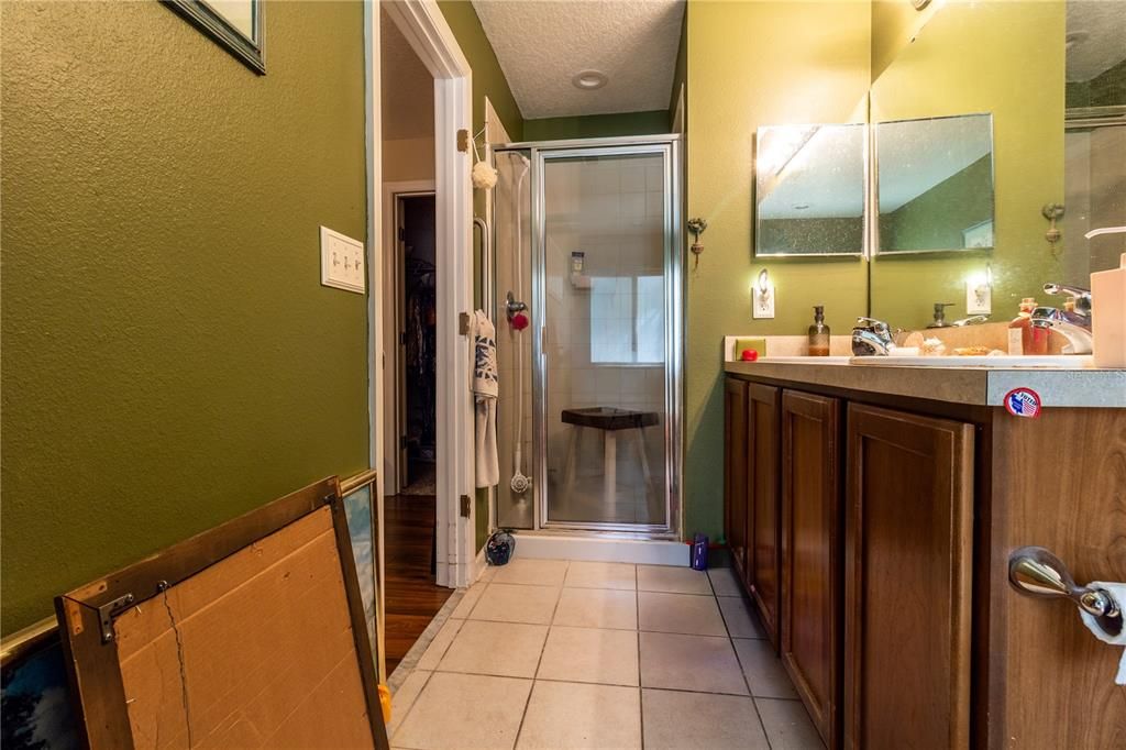 For Sale: $375,000 (3 beds, 2 baths, 1958 Square Feet)