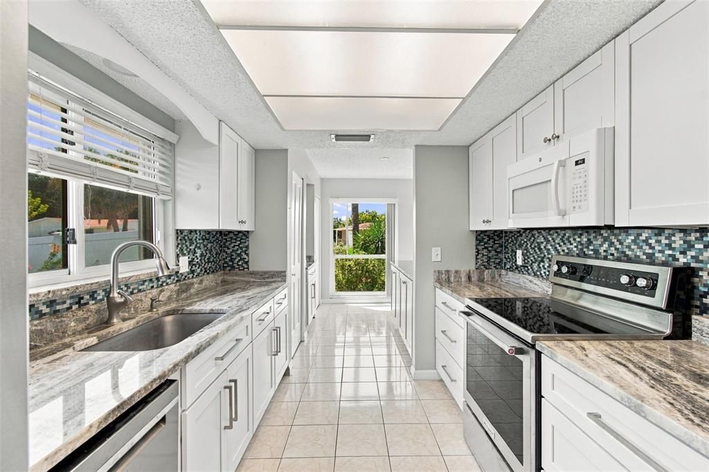 : $309,999 (3 спален, 3 ванн, 1701 Квадратных фут)
