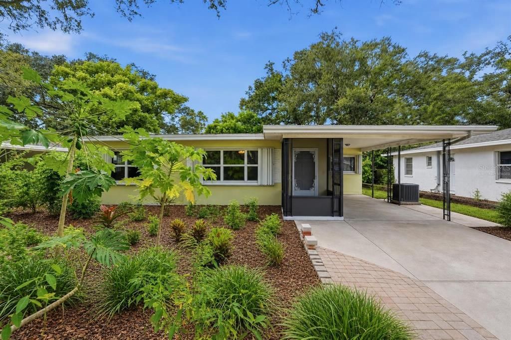 For Sale: $420,000 (2 beds, 2 baths, 1335 Square Feet)