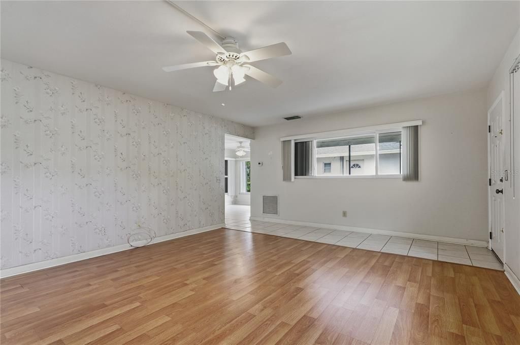 For Sale: $420,000 (2 beds, 2 baths, 1335 Square Feet)