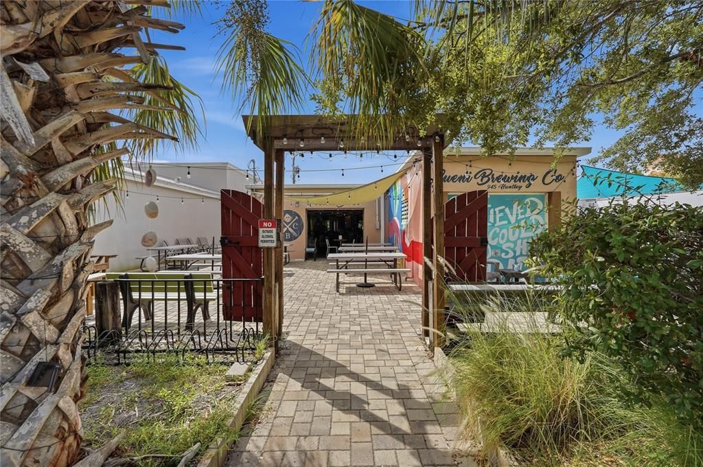 For Sale: $420,000 (2 beds, 2 baths, 1335 Square Feet)