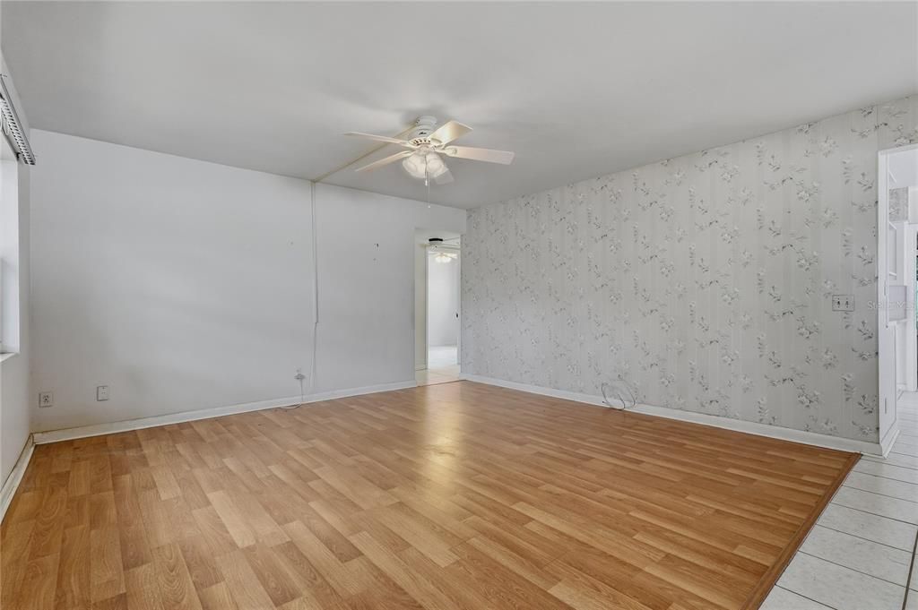 For Sale: $420,000 (2 beds, 2 baths, 1335 Square Feet)