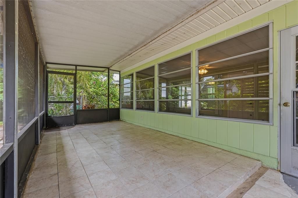 For Sale: $420,000 (2 beds, 2 baths, 1335 Square Feet)