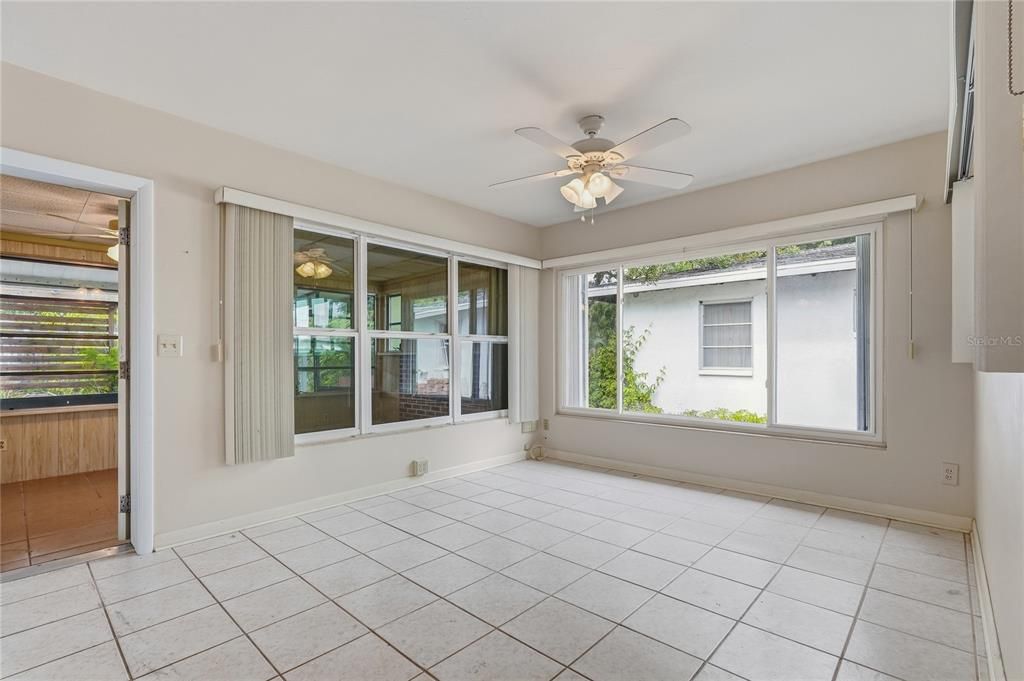For Sale: $420,000 (2 beds, 2 baths, 1335 Square Feet)