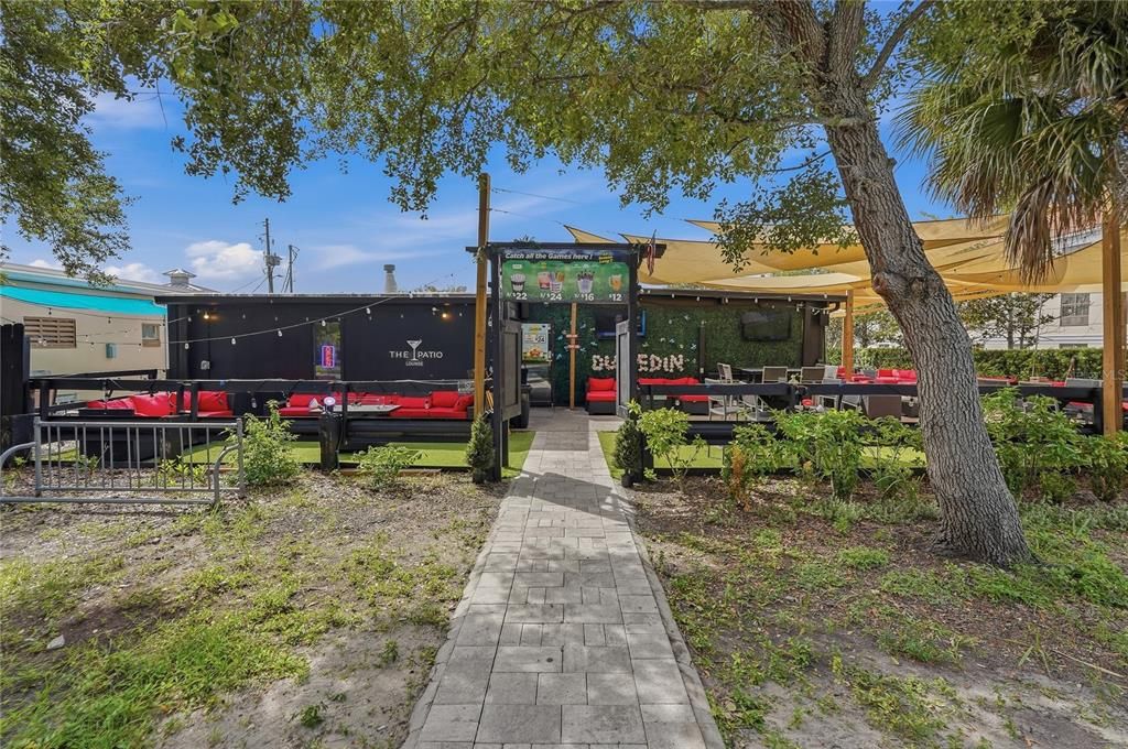 For Sale: $420,000 (2 beds, 2 baths, 1335 Square Feet)