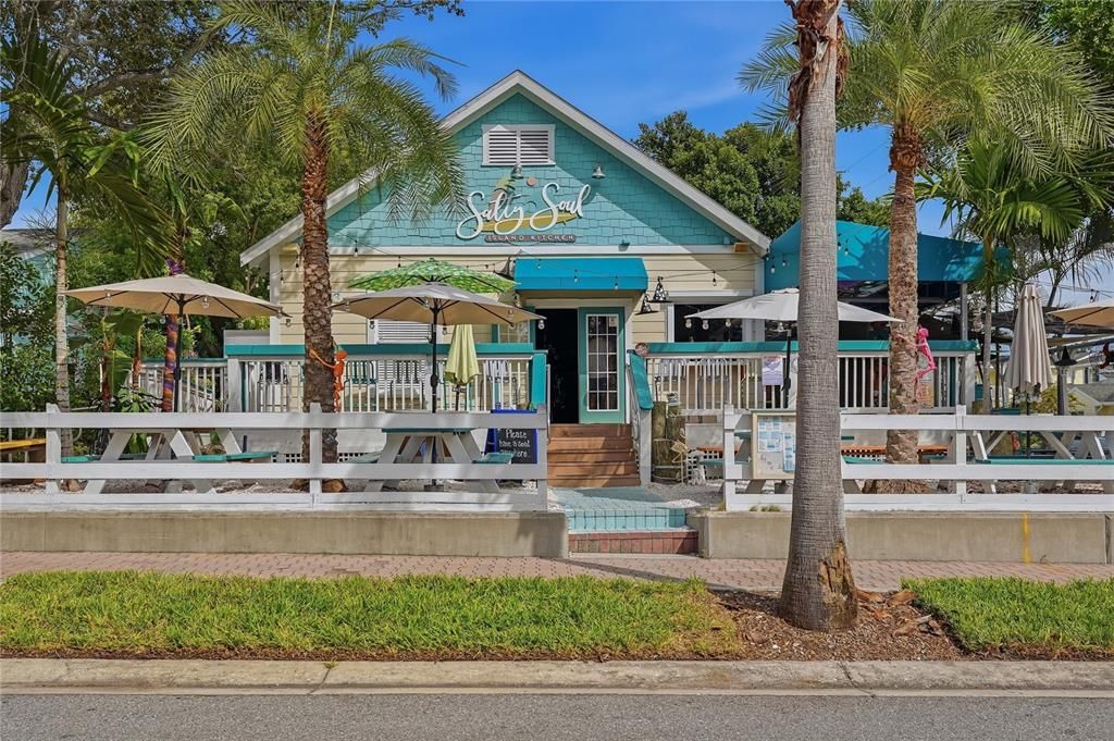 For Sale: $420,000 (2 beds, 2 baths, 1335 Square Feet)