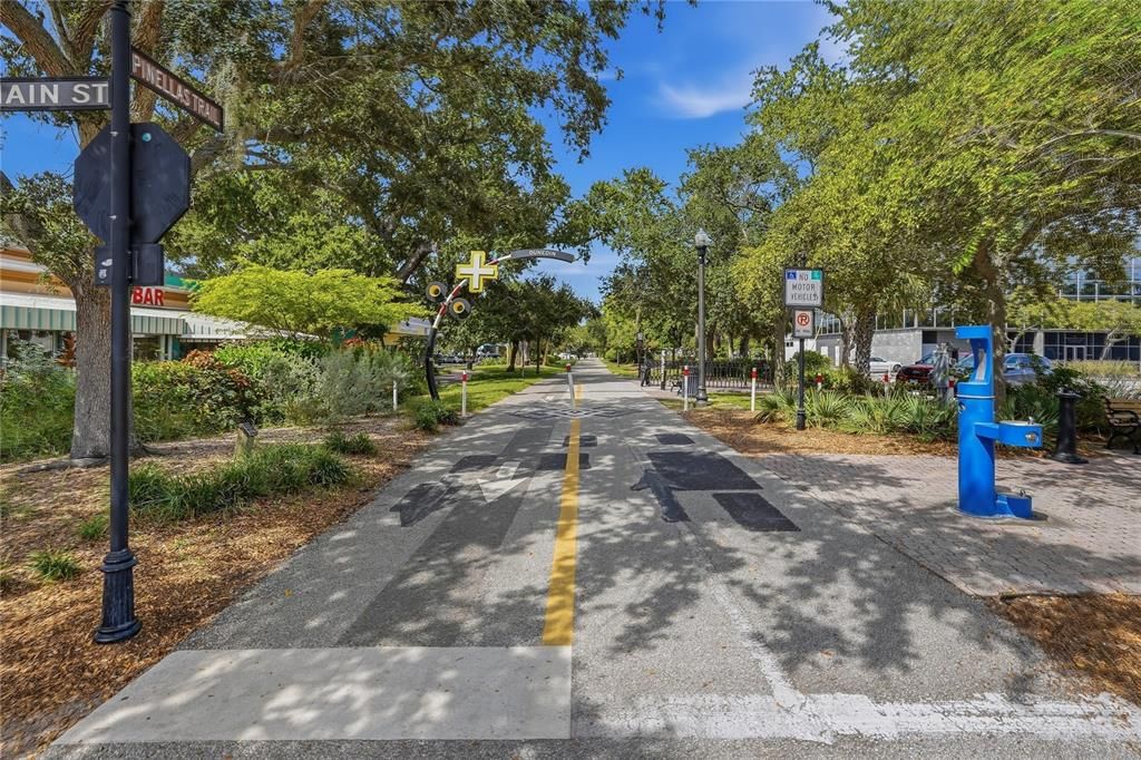 For Sale: $420,000 (2 beds, 2 baths, 1335 Square Feet)