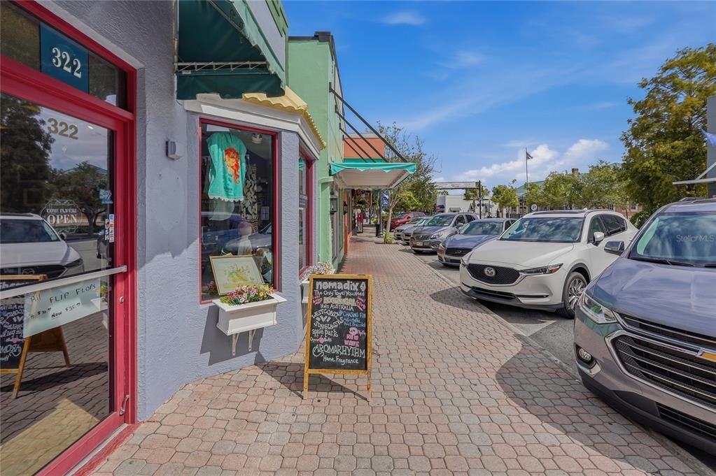 For Sale: $420,000 (2 beds, 2 baths, 1335 Square Feet)
