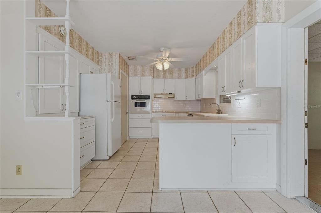 For Sale: $420,000 (2 beds, 2 baths, 1335 Square Feet)