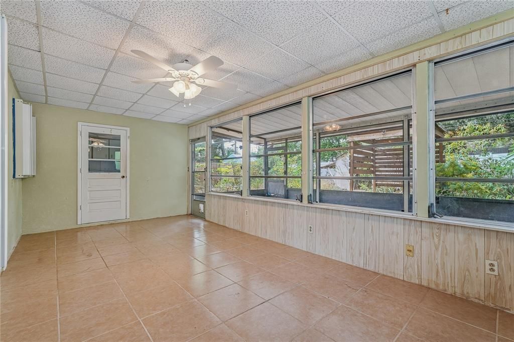 For Sale: $420,000 (2 beds, 2 baths, 1335 Square Feet)