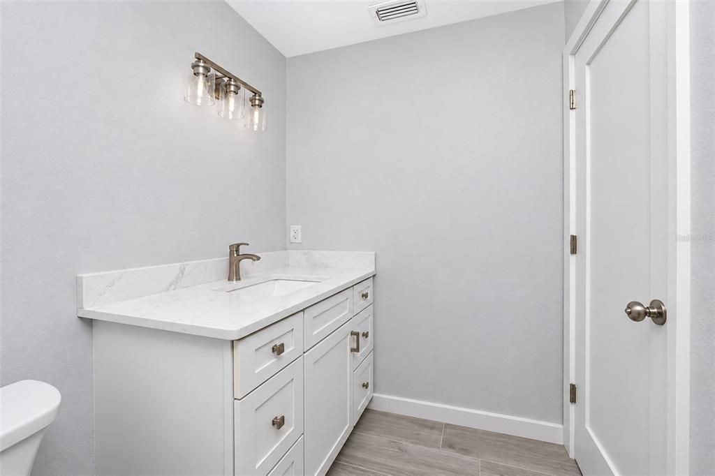 For Sale: $254,900 (2 beds, 2 baths, 1116 Square Feet)