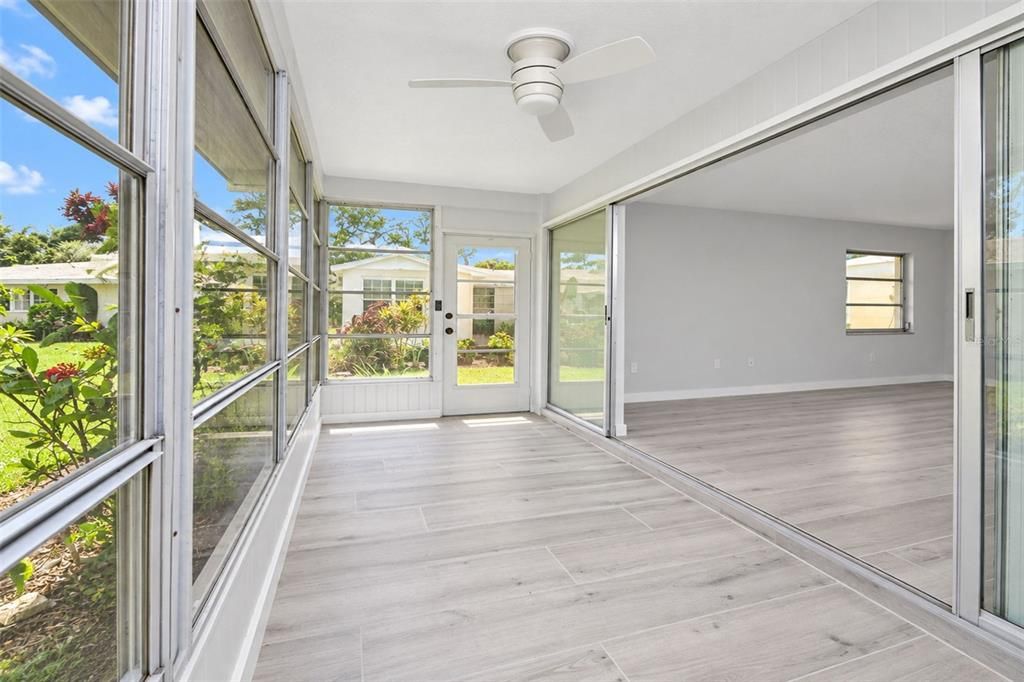 For Sale: $254,900 (2 beds, 2 baths, 1116 Square Feet)