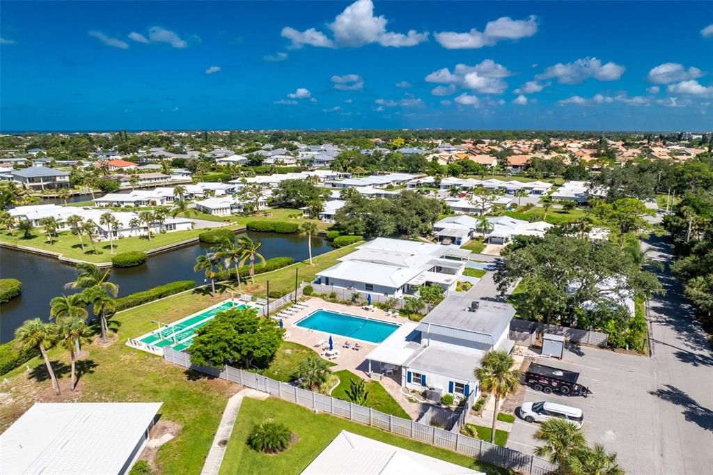 For Sale: $254,900 (2 beds, 2 baths, 1116 Square Feet)
