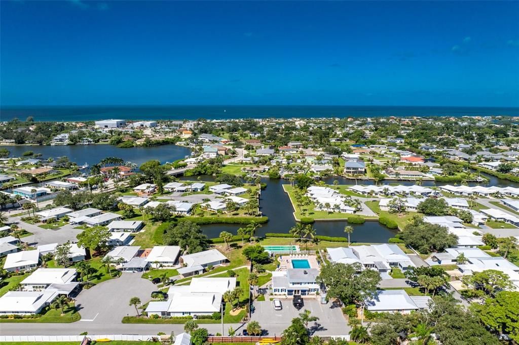 For Sale: $254,900 (2 beds, 2 baths, 1116 Square Feet)