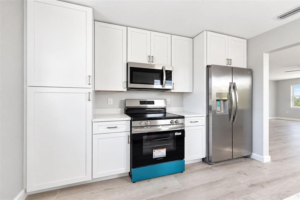 For Sale: $254,900 (2 beds, 2 baths, 1116 Square Feet)
