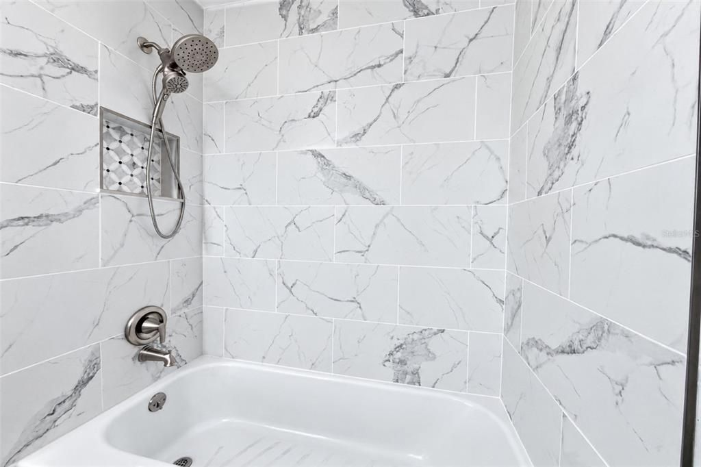 For Sale: $254,900 (2 beds, 2 baths, 1116 Square Feet)