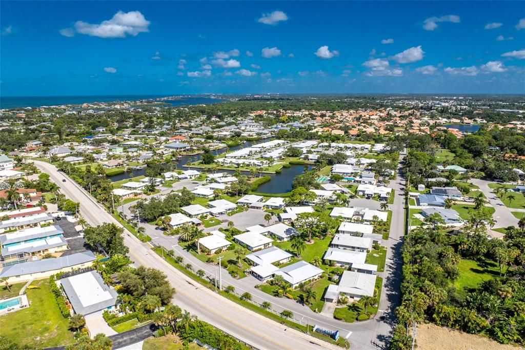 For Sale: $254,900 (2 beds, 2 baths, 1116 Square Feet)