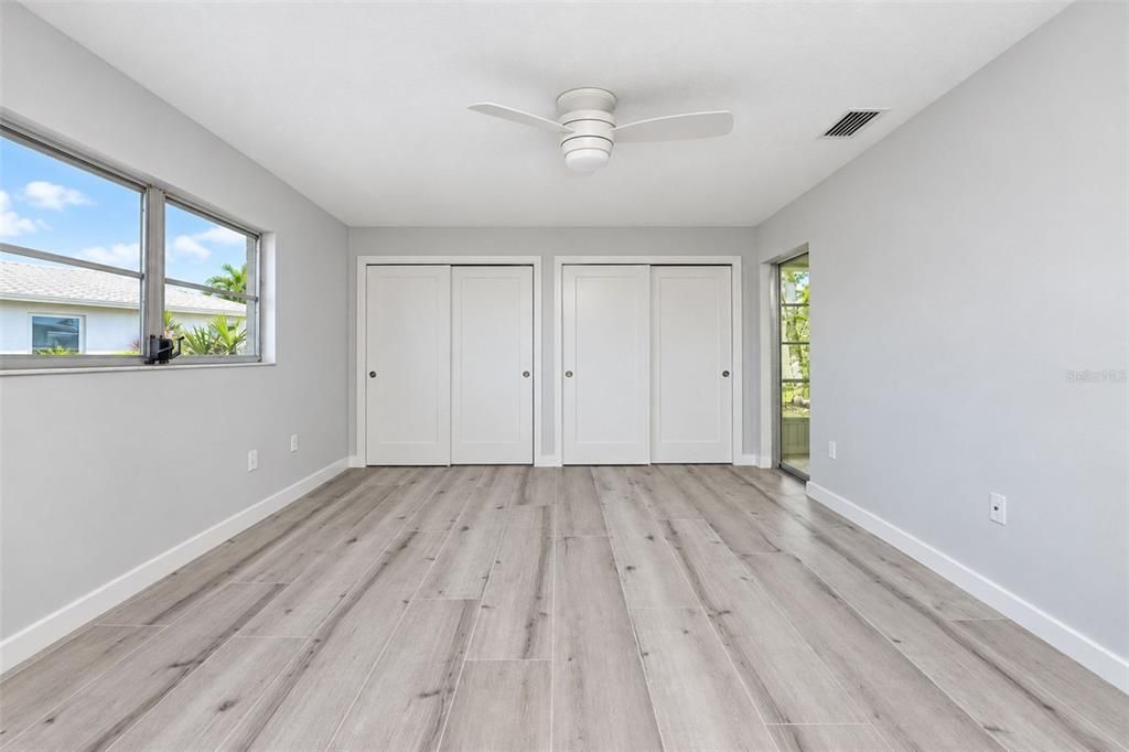 For Sale: $254,900 (2 beds, 2 baths, 1116 Square Feet)