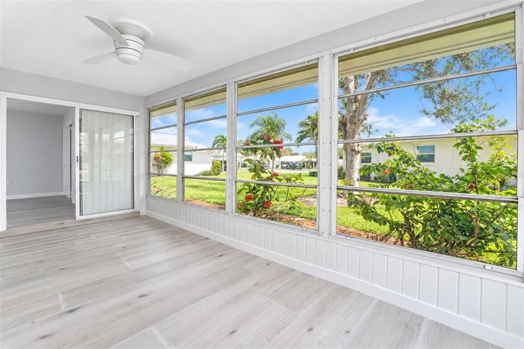 For Sale: $254,900 (2 beds, 2 baths, 1116 Square Feet)