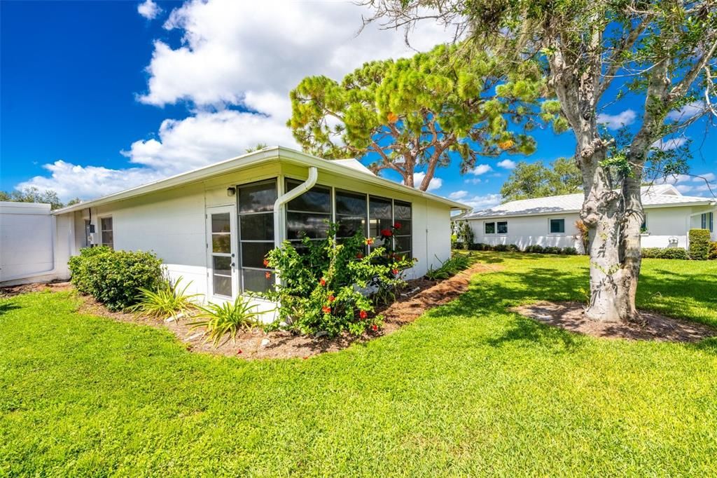 For Sale: $254,900 (2 beds, 2 baths, 1116 Square Feet)