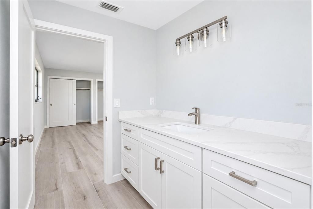 For Sale: $254,900 (2 beds, 2 baths, 1116 Square Feet)