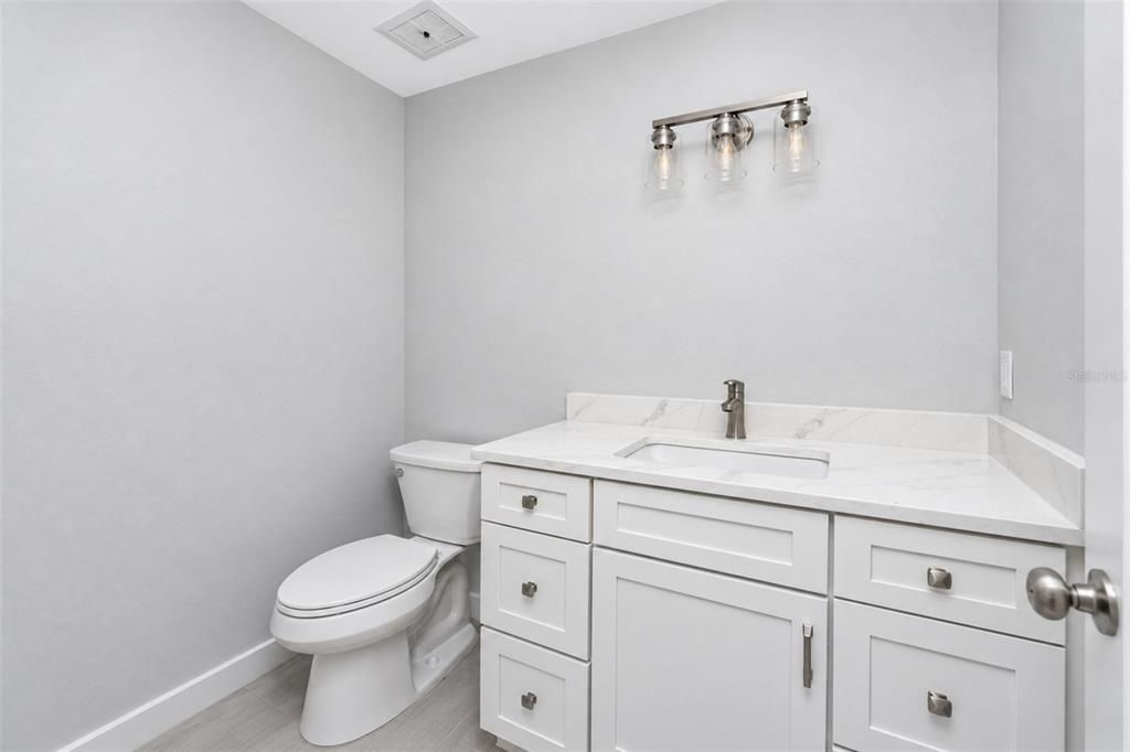 For Sale: $254,900 (2 beds, 2 baths, 1116 Square Feet)