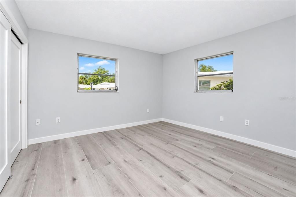 For Sale: $254,900 (2 beds, 2 baths, 1116 Square Feet)