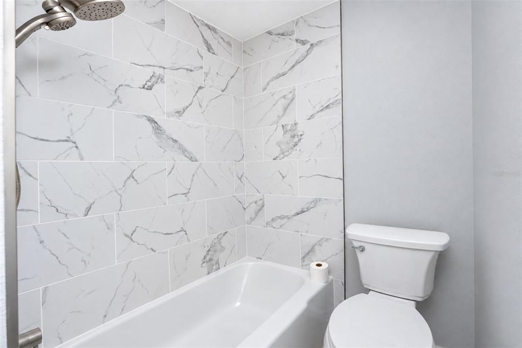 For Sale: $254,900 (2 beds, 2 baths, 1116 Square Feet)