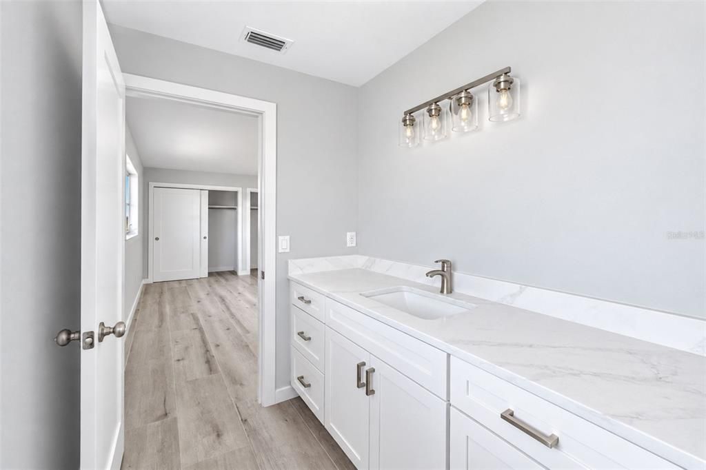 For Sale: $254,900 (2 beds, 2 baths, 1116 Square Feet)