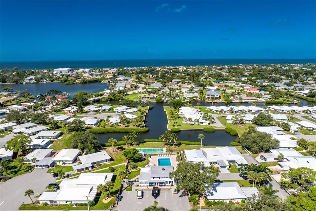 For Sale: $254,900 (2 beds, 2 baths, 1116 Square Feet)